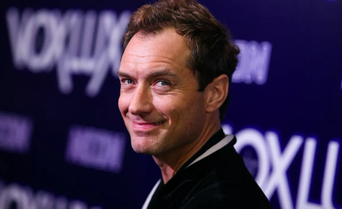 Láttad már Jude Law 19 éves lányát? Bepasizott - Fotók