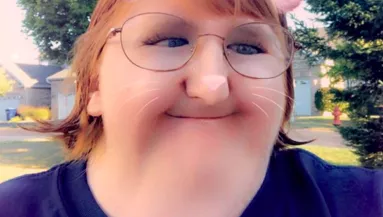 Ne szelfizz, mert csúnya vagy! - kérték a trollok, azóta minden nap posztol ez a nő - Fotók