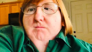 Szelfikkel alázza a trollokat ez a nő - ünnepelt Insta-sztár lett! - Fotók