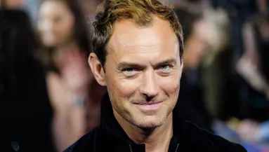 LESIFOTÓK: ősz szakállas, kopaszodó bácsi lett Jude Law-ból! - Fotók