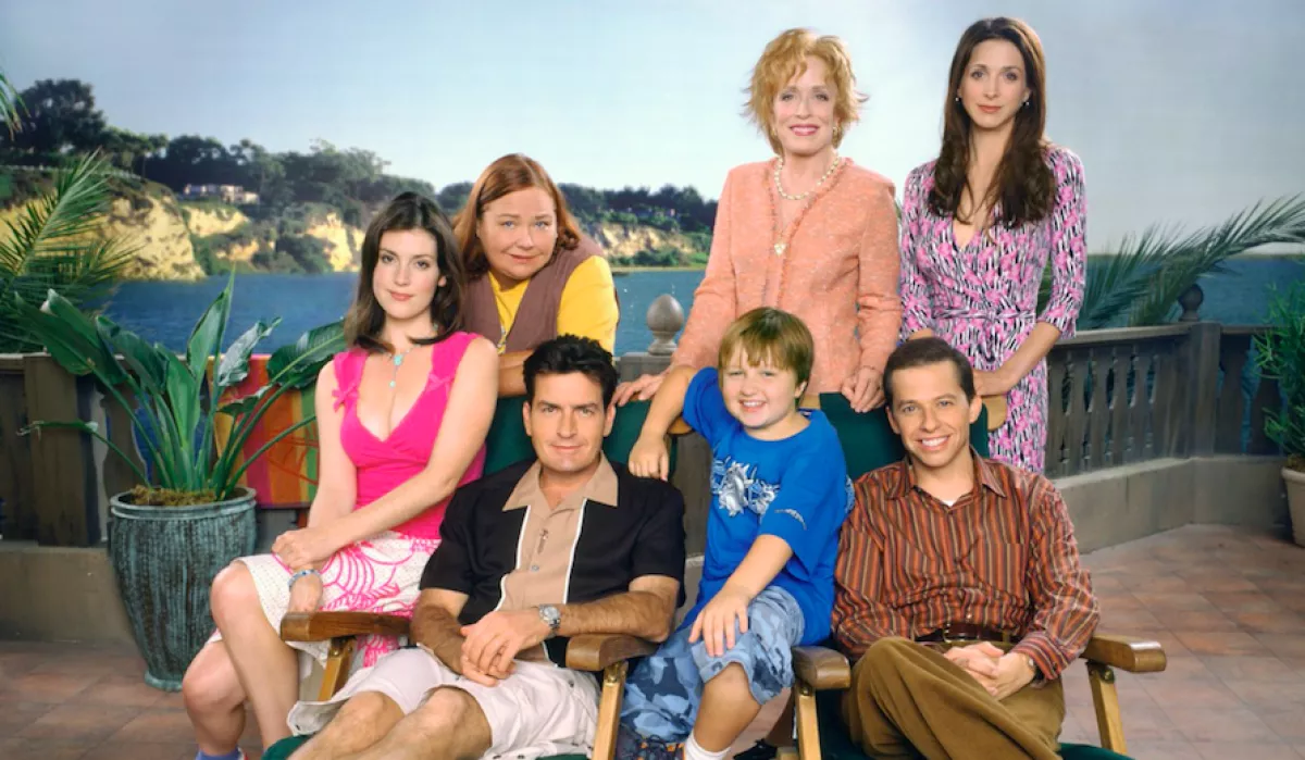 Borzasztó tragédia: elhunyt a Két pasi meg egy kicsi sztárja - Fotók