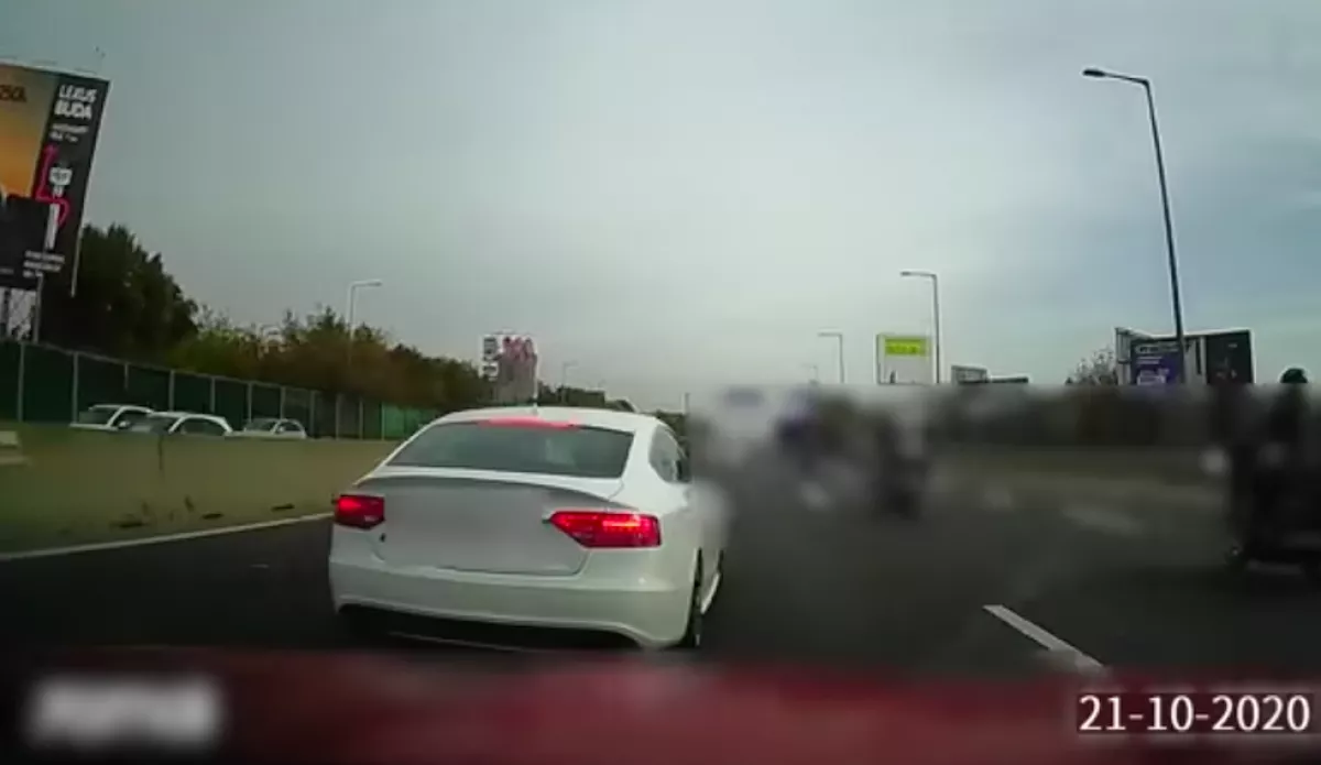 VIDEÓ: Elszakadt a cérna az Audisnál - életveszély, amit tett az M1-M7 kivezetőn!