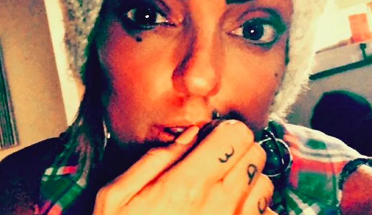 3 milliót követel a kozmetikustól, mert ronda lett a szemöldöke - Fotó