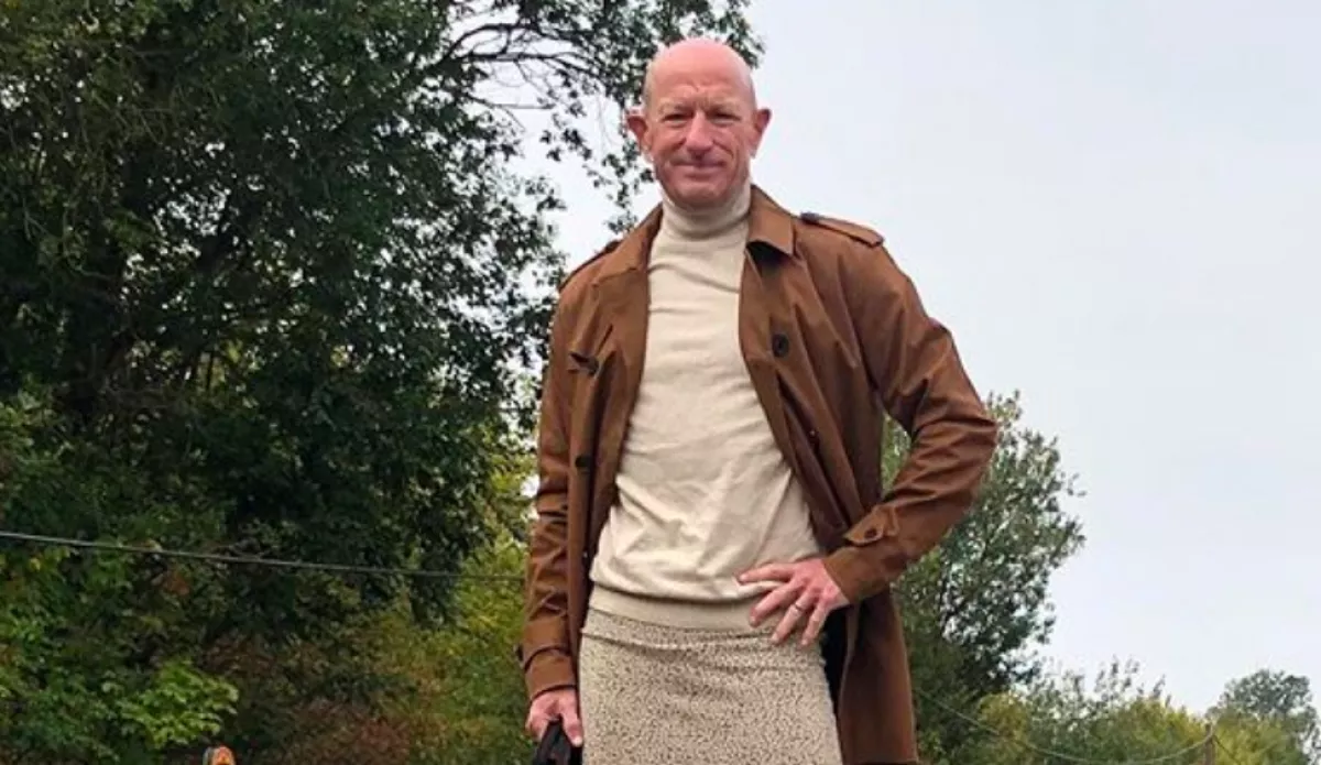 Szoknyában és körömcipőben jár melóba Mark - Insta-sztár lett! - Fotók