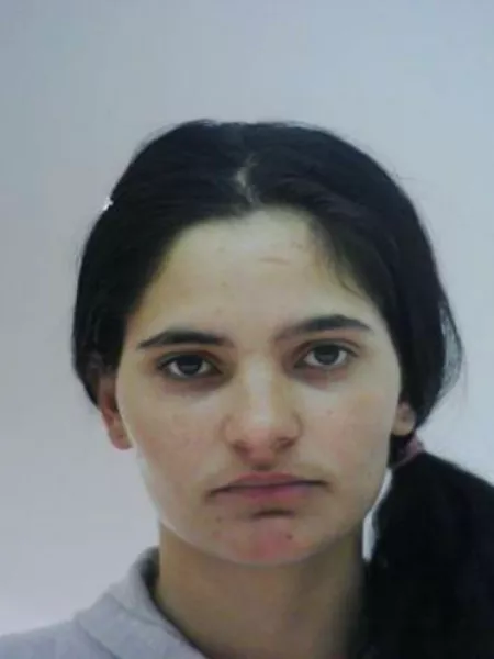 A 22 éves Árva Mercédesszel egyetemben a bűncselekmény elkövetése után ismeretlen helyre távoztak, a hatóság elől elrejtőztek. A felkutatásukra tett intézkedések eddig nem vezettek eredményre. A rendőr-főkapitányság a férfi és a nő elfogása érdekében 2020. november 1-jén elfogatóparancsot adott ki.