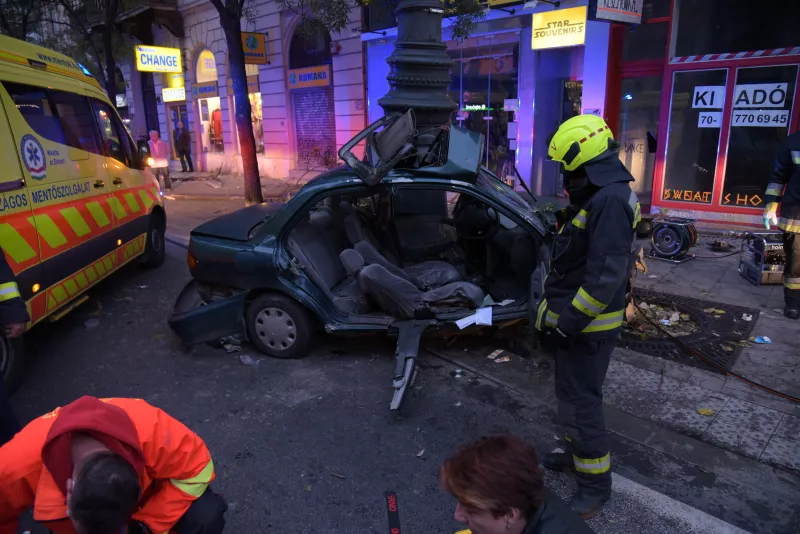  A rendőrség szakértők bevonásával vizsgálja a baleset körülményeit.