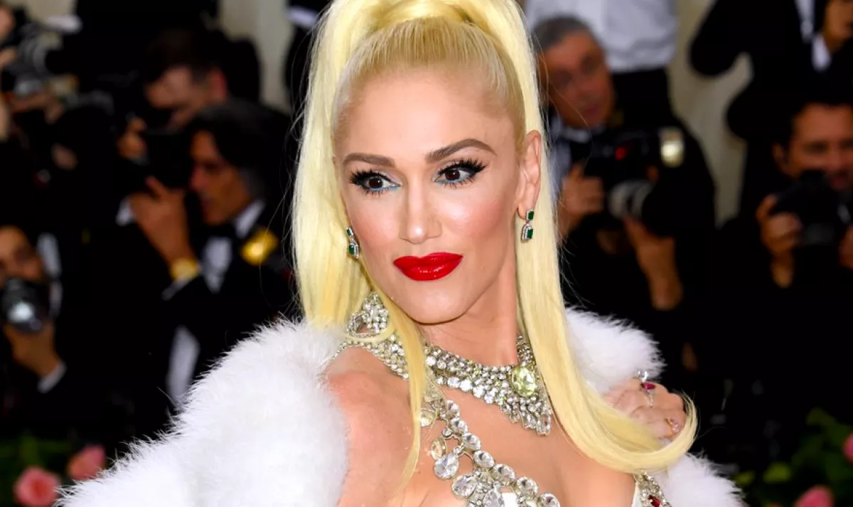 Gwen Stefani eljegyzési gyűrűjén ámul a világ - egy videójában szúrták ki!