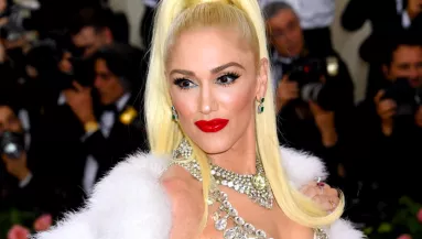 Gwen Stefani eljegyzési gyűrűjén ámul a világ - egy videójában szúrták ki!