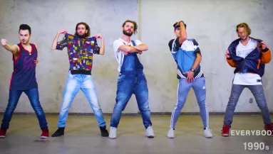 78 millió megtekintés: ez az 5 srác megmutatja a tánc fejlődését!