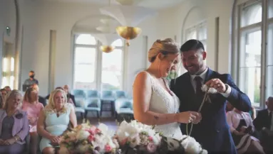 ITT AZ ESKÜVŐI VIDEÓ: Elárulták születendő babájuk nemét Hódi Pameláék!