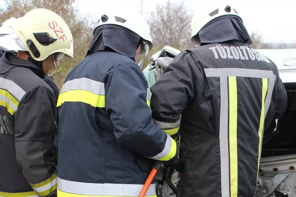 Szörnyű tragédia: nem lehetett megmenteni a sofőrt! - Fotók
