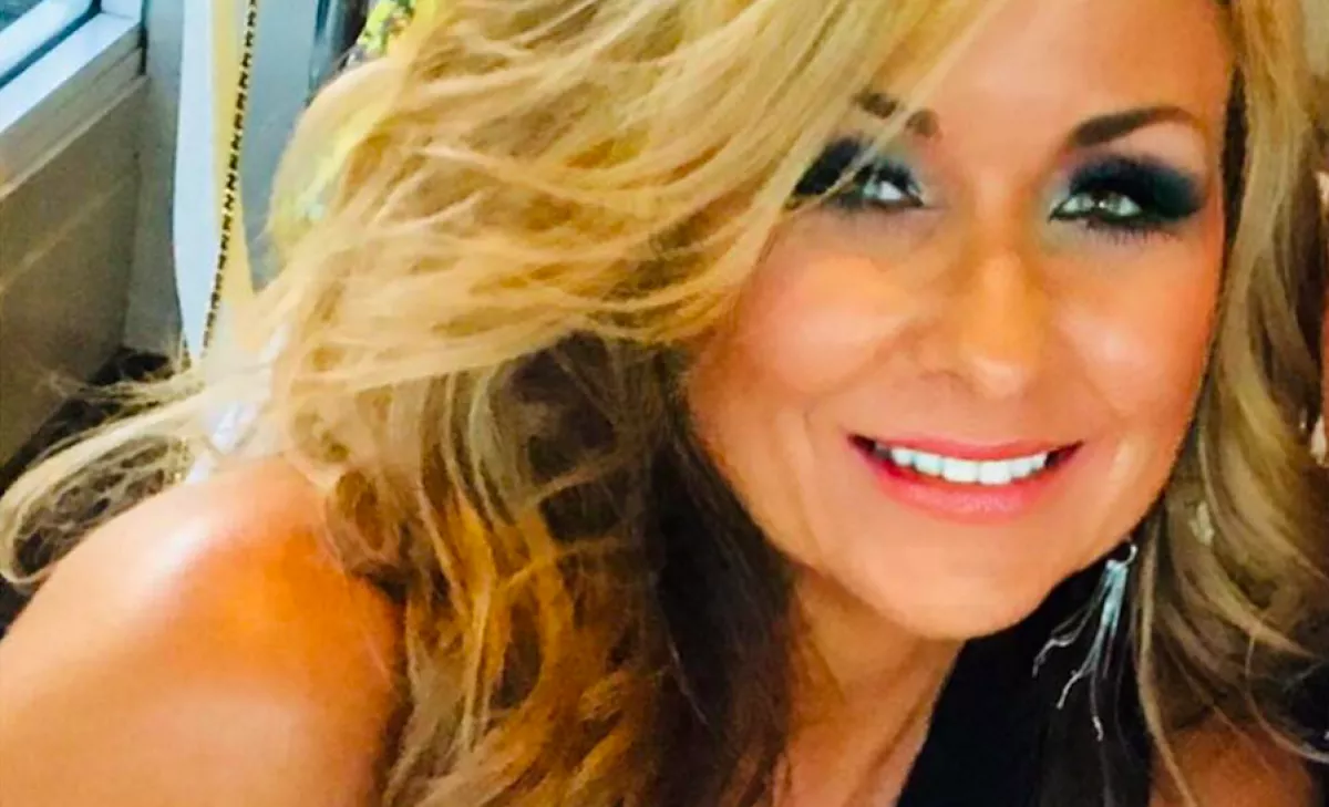 MEGRÁZÓ KÉPEK: évekig nem mosta le a sminkjét ez a nő, durva, mi történt vele!