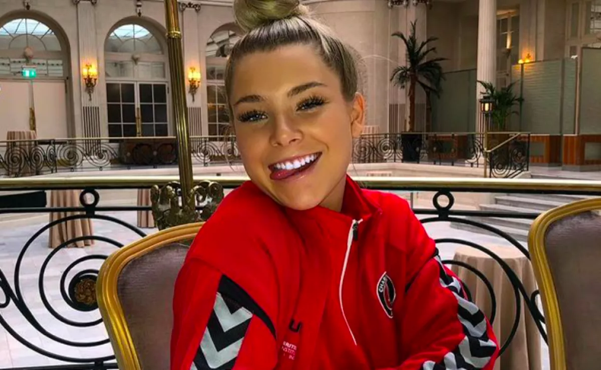 TÉNYLEG DURVA: Snapchat-videói miatt rúgták ki a szexi focistát - Fotók