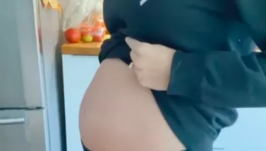 Az Instagramon osztotta meg az Alkonyat sztárja, gyermeke születik!