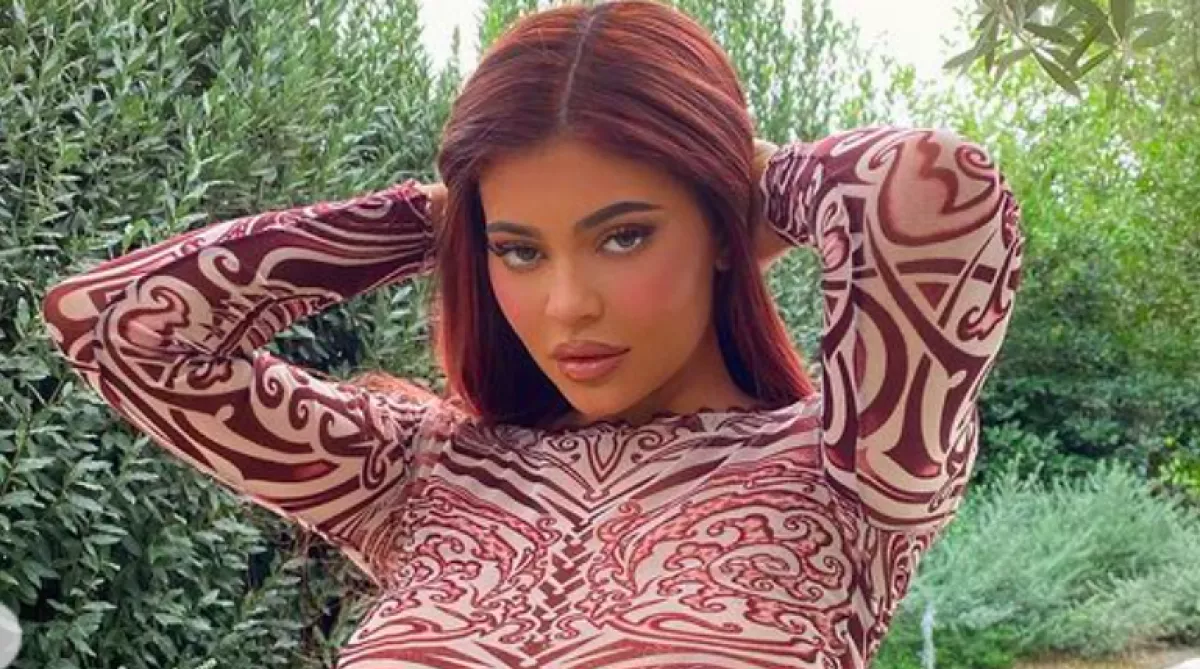 NYAKTÓL BOKÁIG - világsztárok viselik már a tél trendi darabját!