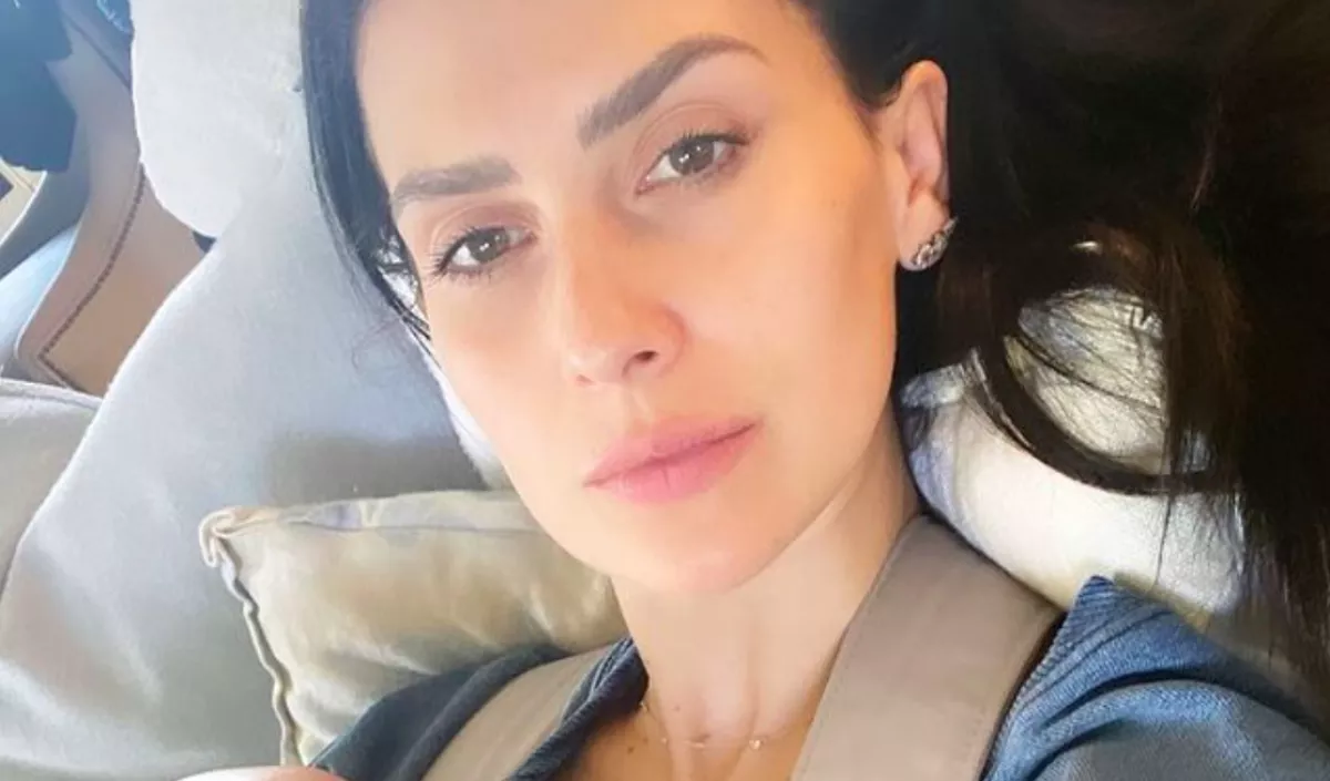 FEHÉRNEMŰS FOTÓ: így néz ki 3 hónappal a szülés után az ötgyermekes Hilaria Baldwin!