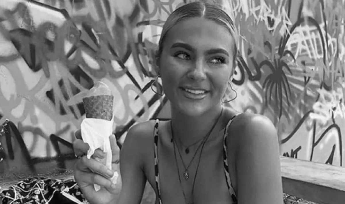 GYÁSZ: Egy szelfibe halt bele a 21 éves influenszer - megdöbbentő a boncolás eredménye! - Fotók