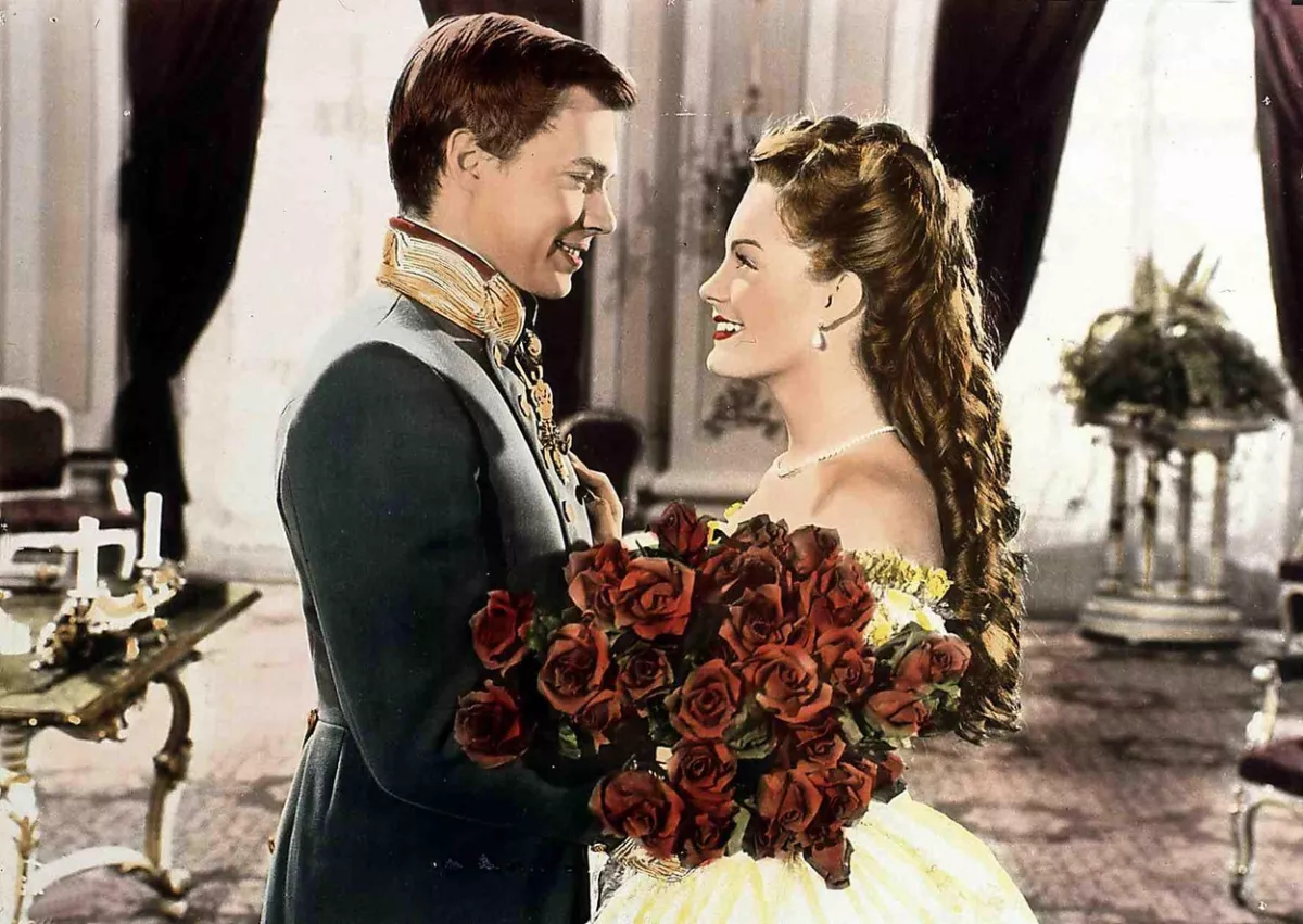 ELDŐLT: ők játszhatják Sissi-t és Ferenc herceget a Netflix sorozatában!