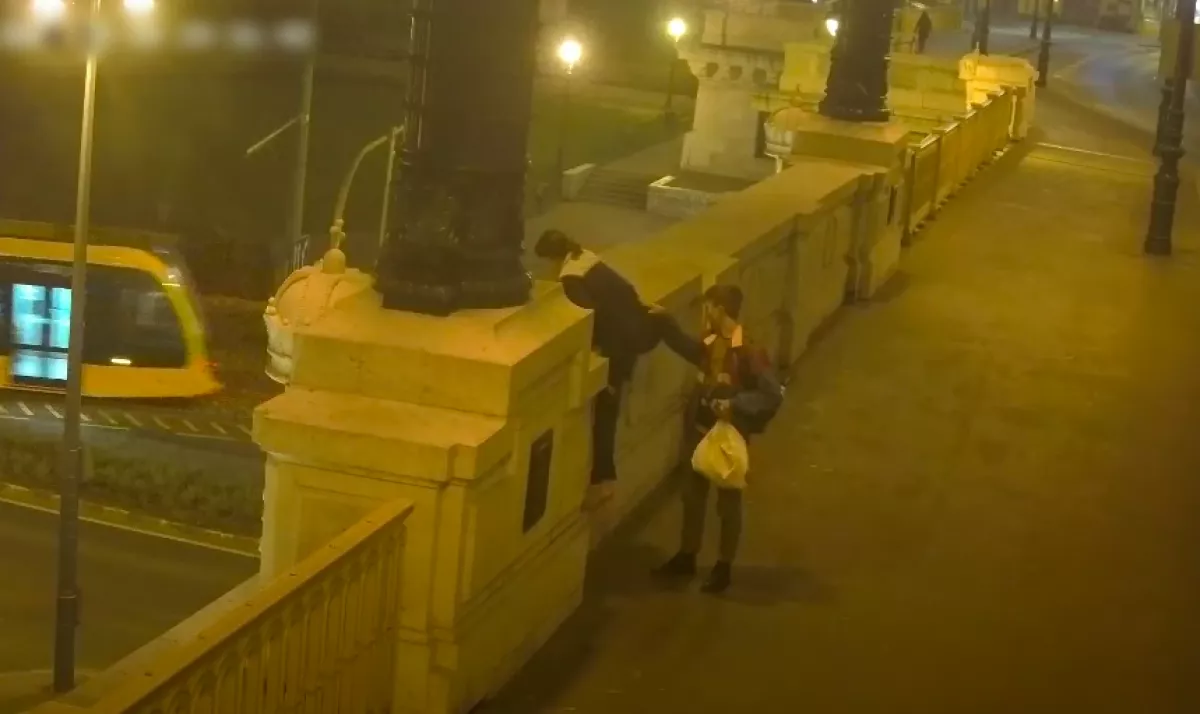 Felismered őket? Durva dolgot tettek a Margit hídon! - Videó