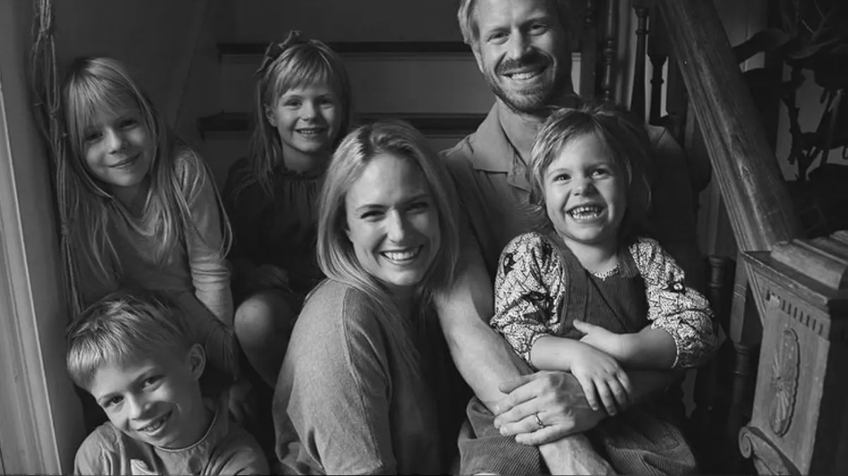 KIDERÜLT AZ OK: ötödik gyermekével a pocakjában hunyt el a népszerű influenszer!