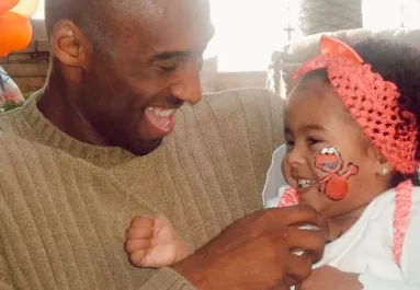 GYÖNYÖRŰ: 18 éves lett, modellszerződést írt alá Kobe Bryant lánya - Fotók