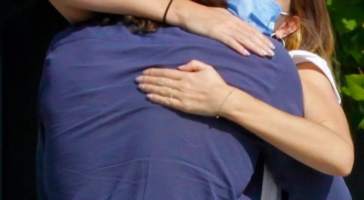 GYŰRŰ LEPLEZI LE: eljegyezték a szexi színésznőt? - Fotók