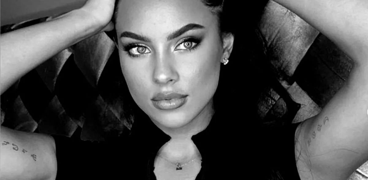 DÖBBENET! 25 évesen hunyt el a sztármodell - hetek óta címlapon volt a szakításával! - Fotók 