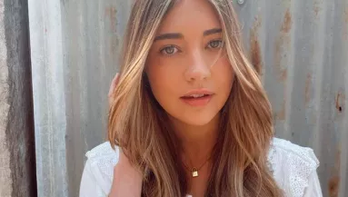 SZÜLINAP: a fürdőben változott meg a szexi Insta-modell teljes élete - Fotók