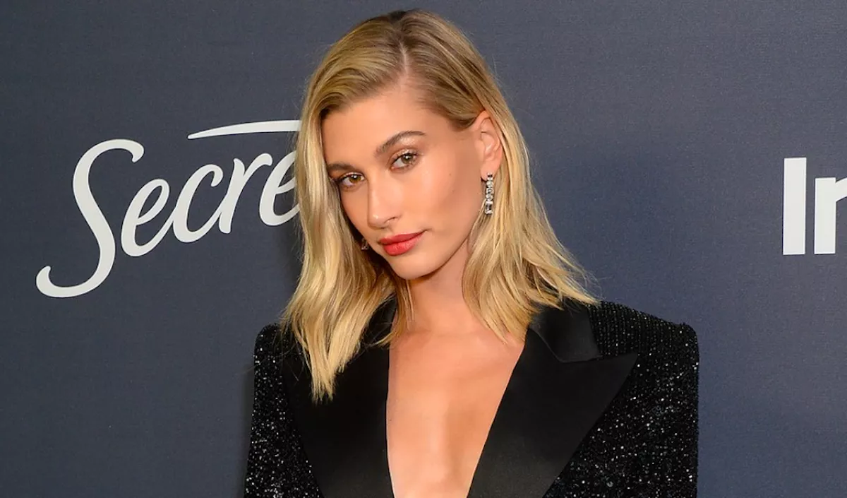 BYE-BYE, SZŐKE! Hailey Bieber a topmodellek kedvenc hajszínére váltott! - Fotók