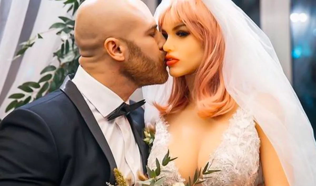 Drámai hírt közölt szexbaba feleségéről a kazah testépítő! - Fotók