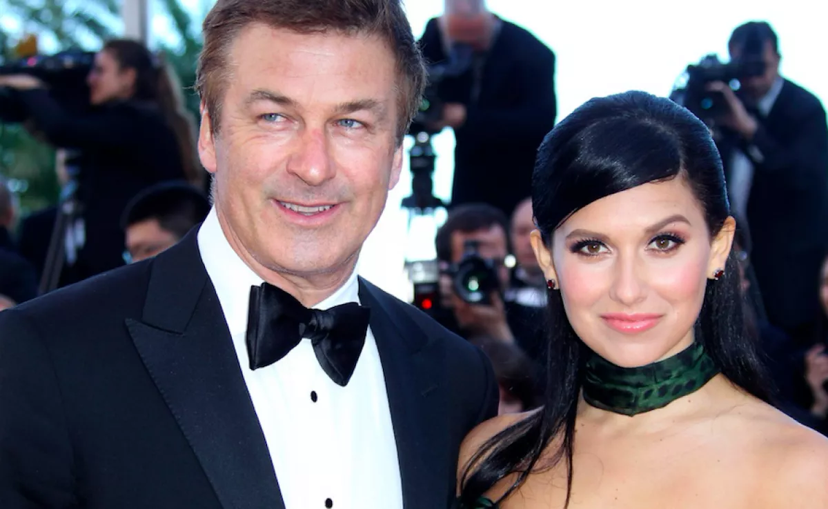 Alec és Hilaria Baldwin: Így lettek Lucia szülei valójában! - Friss fotó