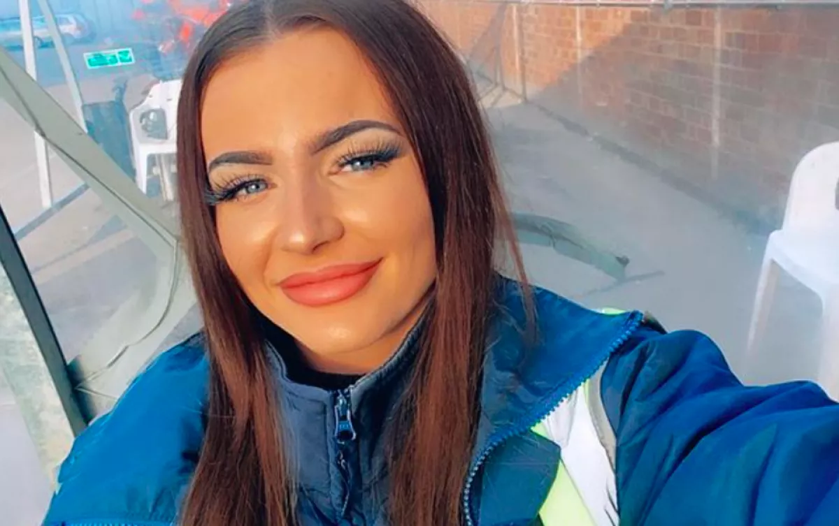 TŰZFORRÓ: levetkőzött a világ legszexibb buszsofőrje! A férfiaknak annyi... - Fotók