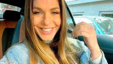 FEHÉRNEMŰS KÉPEK: megmutatta 7 hónapos kismama pocakját Dér Heni! 