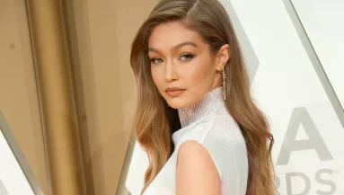 Gigi Hadid új hajszínét a Netflix sikersorozata ihlette - Zendayanak is jól áll! - Fotók
