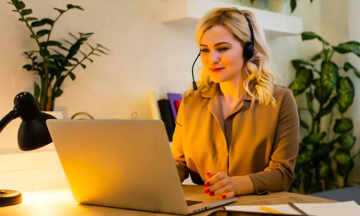 Hölgyek! Íme 3 gyors és egyszerű frizura az online tanuláshoz és meetingekre! - Fotók