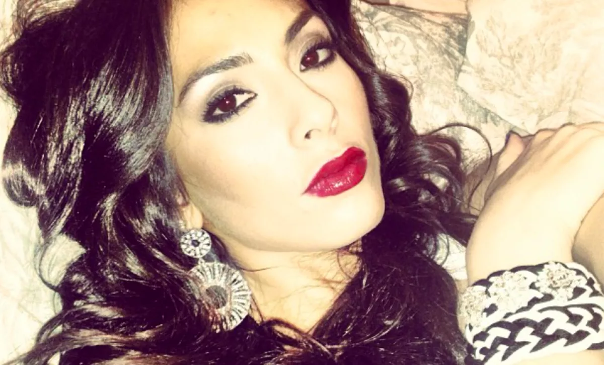 SOKKOLÓ FOTÓ: csak egyet harapot a perecbe a 27 éves modell, az élete végéig ápolásra szorul