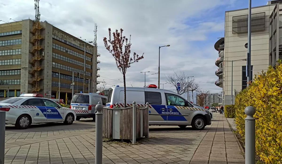 HAJTÓVADÁSZAT: Késsel támadtak egy pénzszállítóra az Árkádban!