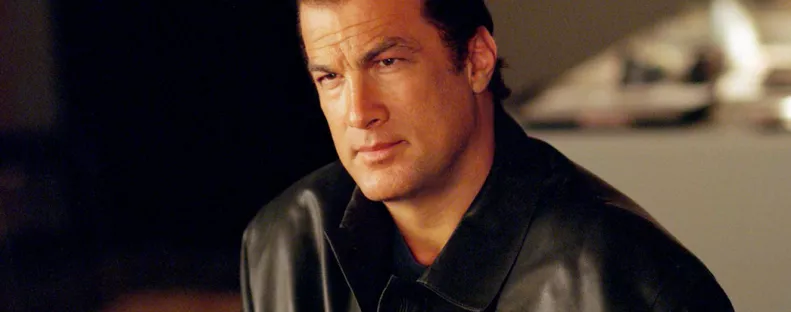 EZ NEM DÍSZLET: bő egymilliárdért árulja Steven Seagal a mesebeli palotáját! - Fotók