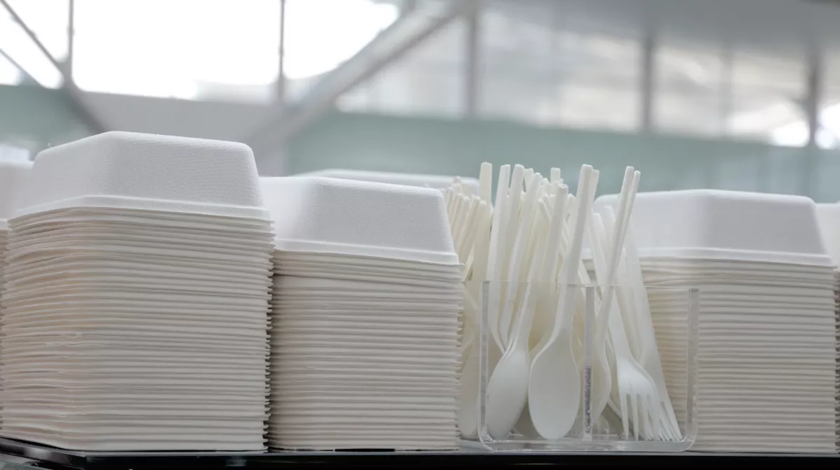 ITT A TELJES LISTA! Júliustól betiltják az egyszer használatos műanyag termékeket Magyarországon!