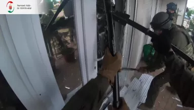 VIDEÓ: Lecsaptak a NAV kommandósai: 6 milliárdos ÁFA-csalás!