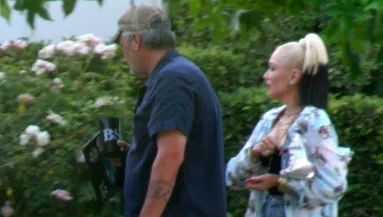 PAPARAZZI KÉPEK BIZONYÍTJÁK: Gwen Stefani férjhez ment!