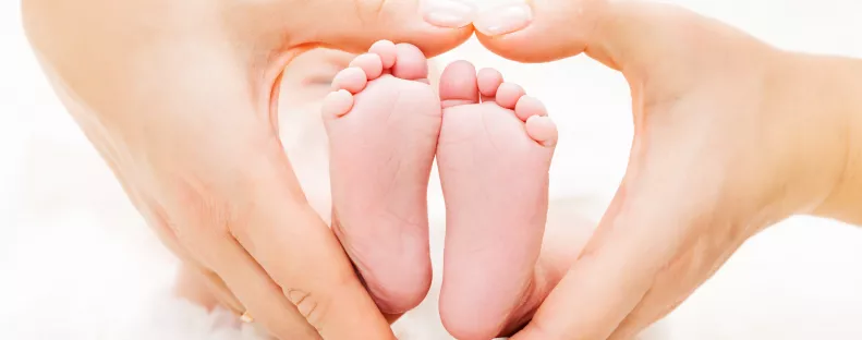 Családi képpel tudatta: anya lett a gyönyörű színésznő!