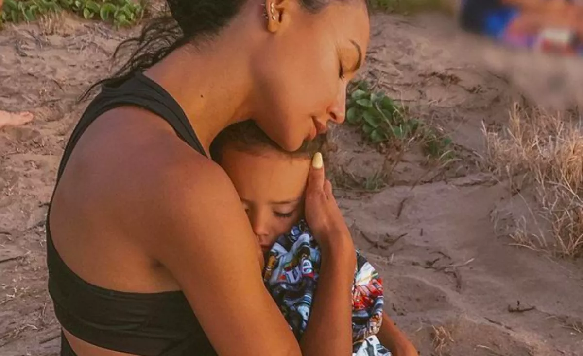 SZÍVSZORÍTÓ KÉPEK: így van Naya Rivera kisfia egy évvel a tragédia után - FOTÓK