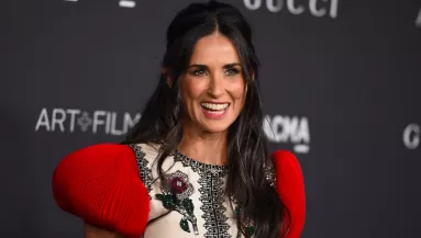 DEMI ANGYALAI! Három lányával vetkőzött bikinire az 58 éves Demi Moore - FOTÓK