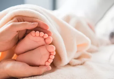 Megszületett a magyar sztárpár második gyermeke