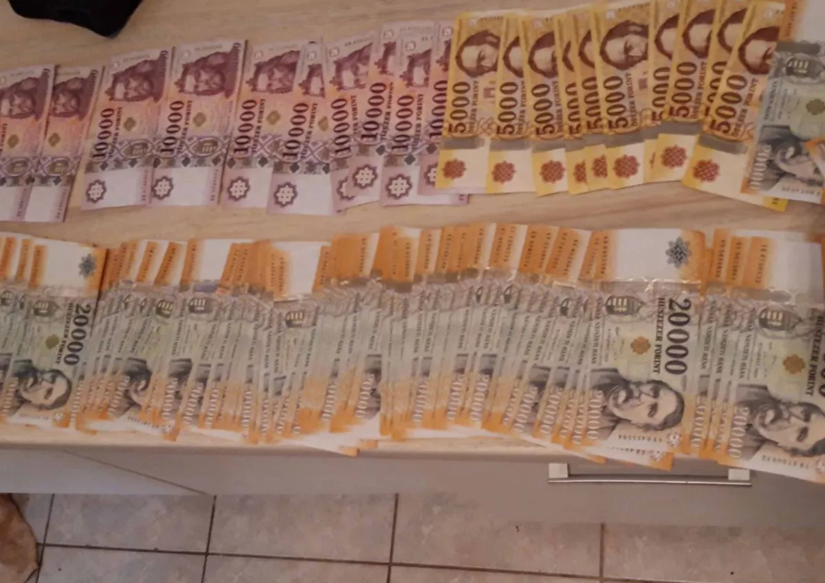 DÖBBENET! Nem csak dohányt árult a trafikban a fővárosi férfi! - VIDEÓ