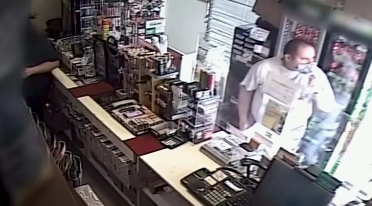 Felismered ezt a férfit? Nagyon keresik a rendőrök - VIDEÓ