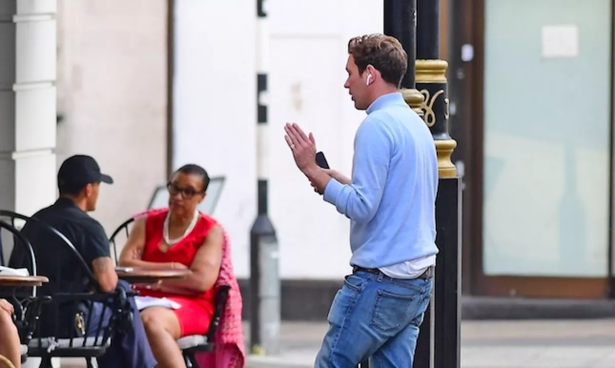 KÍNOS FOTÓK! Lebukott a hercegnő férje: félmeztelen modellel jachtozott!