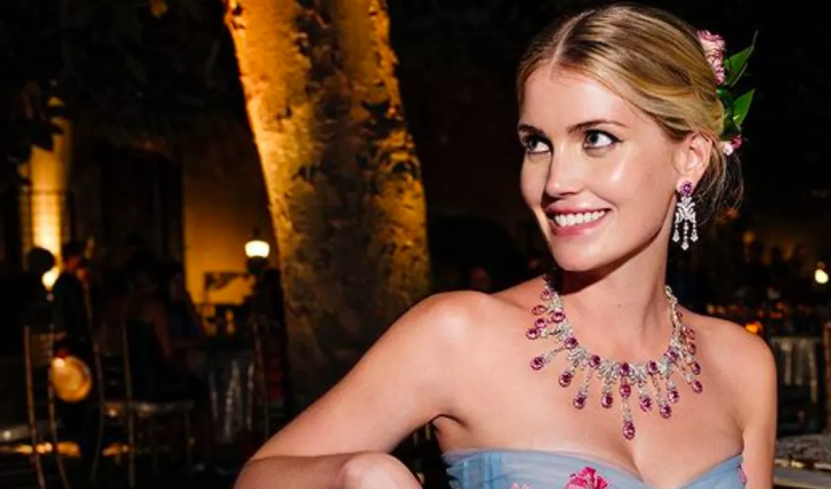 ÁLOM: Diana hercegné unokahúgának menyasszonyi ruhái megőrjítik a nőket! - FOTÓK