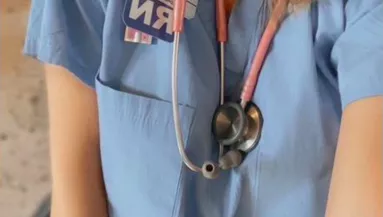 Insta-képei miatt rúgta ki a kórház ezt az áplolónőt - MUTATJUK A FOTÓKAT!